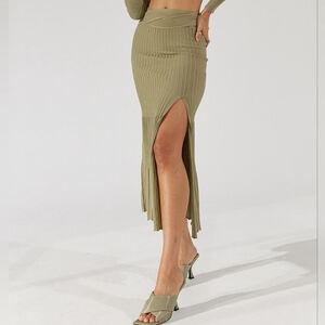 $149 NWT SOVERE Inertia Midi Skirt In Green Tea Size Medium / 10